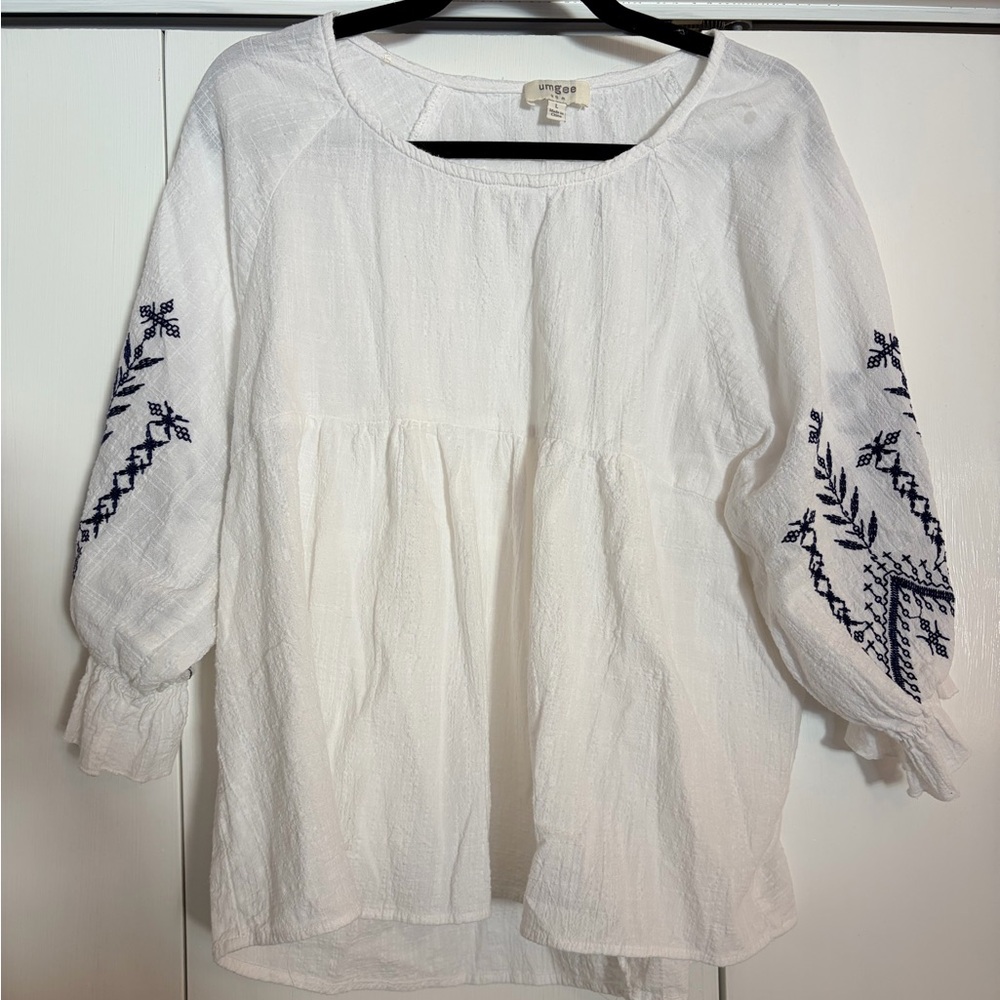 UMGEE White Embroidered Cotton Top